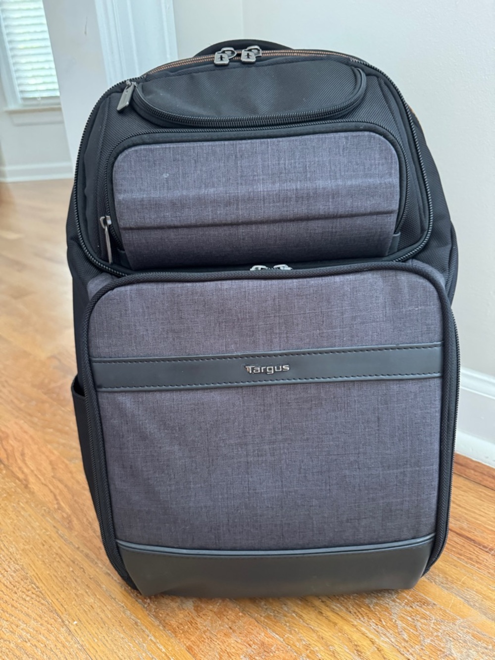 Targus Men's Dark Gray and Black Laptop Backpack